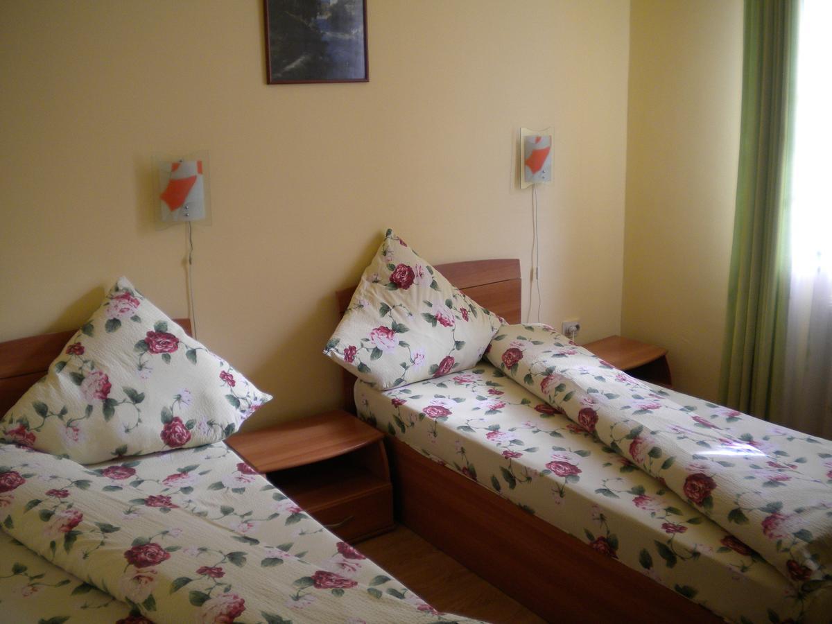Hotel Dalia Gilău Extérieur photo